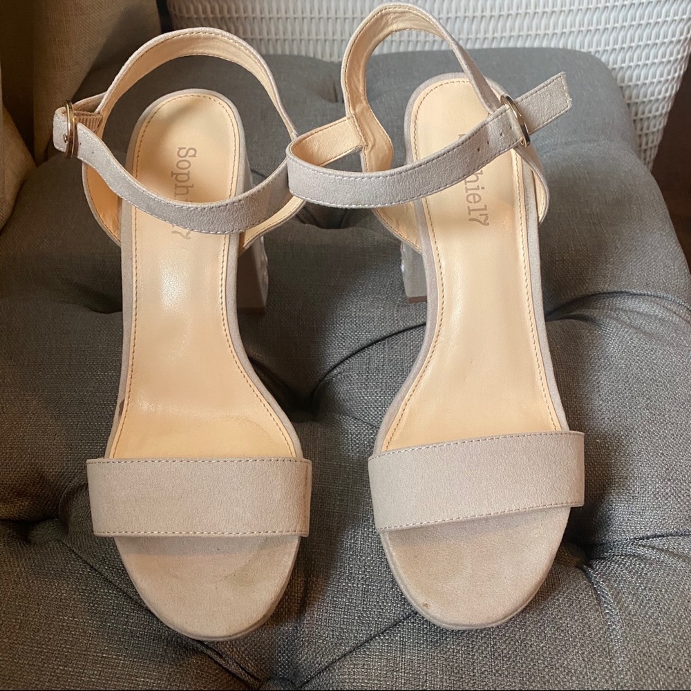 Embroidered Heels - Picture 2 of 5